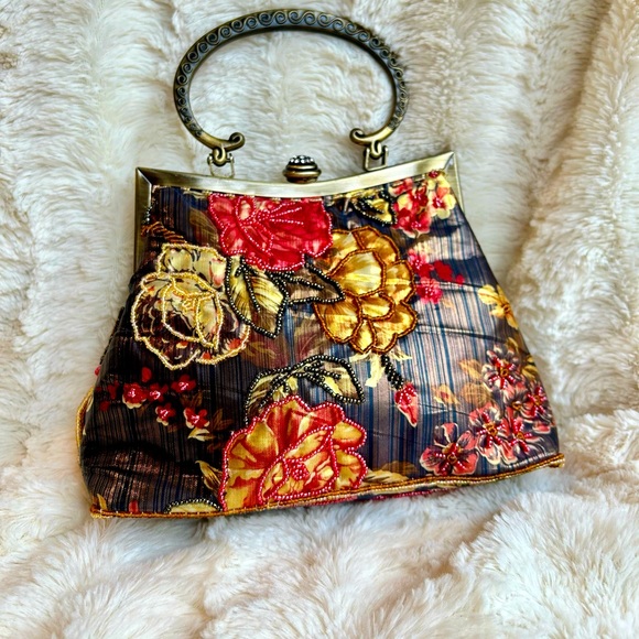 Handbags - Vintage beaded evening bag
